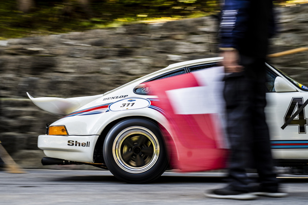 Bild: Start zum Berglauf an der Arosa ClassicCar