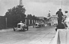 Start zum Großen Preis von Deutschland 1926 auf der AVUS in Berlin. Jakob Scholl (Nr. 28) erwischte mit seinem NSU Sechszylinder-Kompressor den besten Start, gefolgt von der Josef Müller (Nr. 29). Im Mittelfeld – aber schon auf der Überholspur – Georg Klöble, der dieses Rennen in seiner Klasse gewinnen sollte. – Grosser Preis von Deutschland (1926) (© Archiv/Audi AG, 1926) Start zum Großen Preis von Deutschland 1926 auf der AVUS in Berlin. Jakob Scholl (Nr. 28) erwischte mit seinem NSU Sechszylinder-Kompressor den besten Start, gefolgt von der Josef Müller (Nr. 29). Im Mittelfeld – aber schon auf der Überholspur – Georg Klöble, der dieses Rennen in seiner Klasse gewinnen sollte. – Grosser Preis von Deutschland (1926) (© Archiv/Audi AG, 1926)
