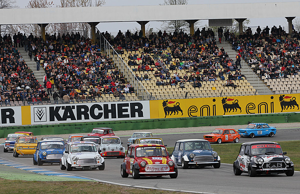 Image: Starting turmoil at the battle of the dwarves - regularity run at the Bosch Hockenheim Historic 2012