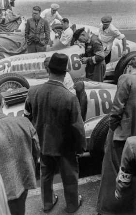 Startvorbereitungen des Mercedes-Team - Grosser Preis der Schweiz (1937)