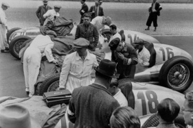 Startvorbereitungen des Mercedes-Team - Grosser Preis der Schweiz (1937)