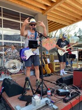 «Steamy Joe» heizt erneut mit stimmigem Blues-Rock ein