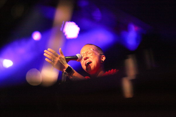 Stefanie Heinzmann "in concert" zusammen mit einer "unplugged band" anlässlich der Eröffnungsfeier der Autohalle Andelfingen