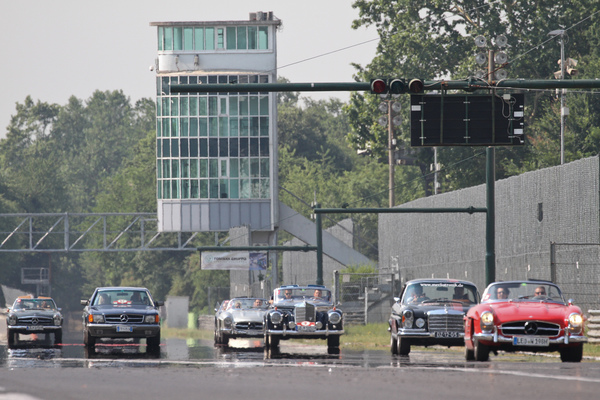Sterne in Monza, soweit man schaut - Passione Caracciola 2017