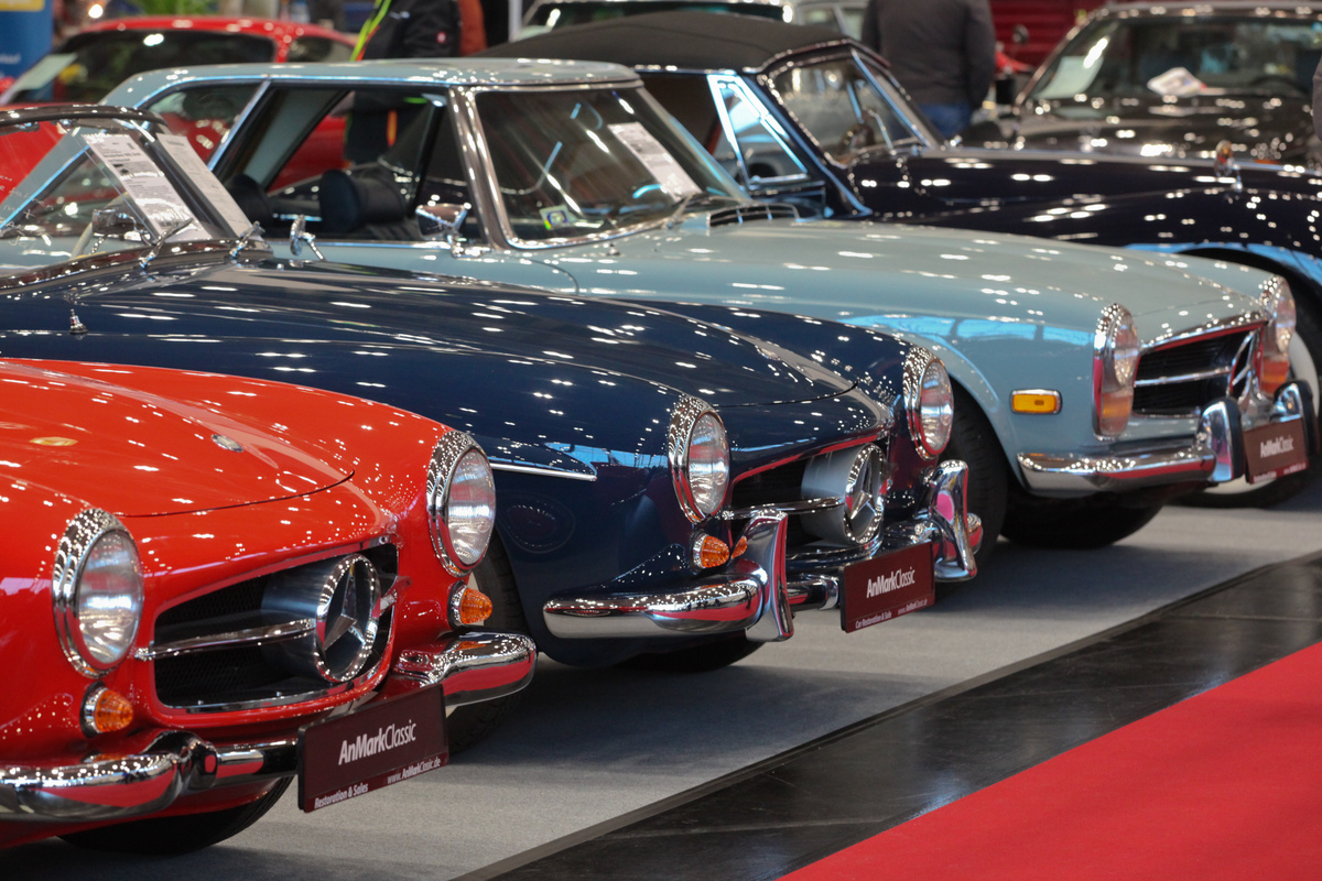 Stars and a variety of colors - Mercedes-Benz 190 SL and 230 SL - Retro Classics Bavaria 2019