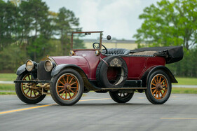 Stevens-Duryea D-Six Tourer (1915) - als Lot 194 an der Bonhams Amelia Island Versteigerung am 20. Mai 2021
