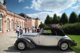 Steyr 220 Werkscabriolet (1938) - elegantes Cabriolet - Classic-Gala Schwetzingen 2018