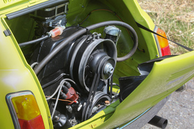 Der Zweizylinder-Boxer von Erich Ledwinka ist drehfreudiger als Fiats Parallel-Twin.