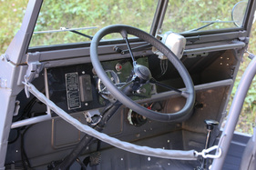 Steyr-Puch Haflinger 706 (703 AP, 1973) - practice-oriented driver's workplace (1973)
