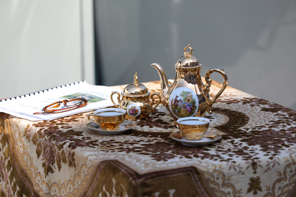 Stilvoll Tee trinken gehört auch zum Rolls-Royce-Vergnügen - 20. ASC Classic-Gala Schwetzingen 2024