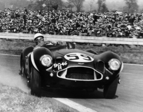 Stirling Moss im Aston Martin DB3S Sports-Racing Two-Seater (1953) in Goodwood