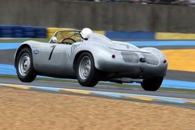 Stirling Moss im Porsche 718 RS61 an Le Mans Legend 2011 Stirling Moss im Porsche 718 RS61 an Le Mans Legend 2011