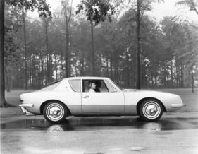 Studebaker Avanti (1962) - Seitenprofil, rechts Studebaker Avanti (1962) - Seitenprofil, rechts