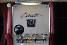 Studebaker Avanti (1963)