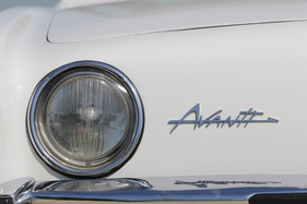 Studebaker Avanti (1963)