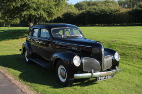 Studebaker Commander Sedan (1938) - als Lot 324 angeboten von Bonhams bei der Versteigerung im RAF Museum in Hendon 2015
