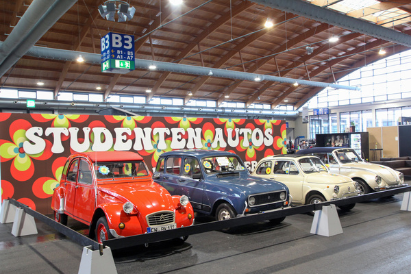 Bild: Studentenautos der Siebzigerjahre - vom 2CV bis zum VW Käfer - Motorworld Classics Bodensee 2022
