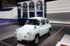 Subaru 360 (1958) - am Genfer Automobilsalon von 2013