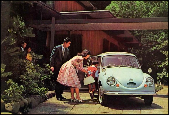Subaru 360 (1968) - auf einer historischen Werbe-Aufnahme