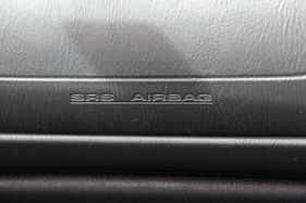 Subaru Impreza GT Turbo (2000) - Airbag für Fahrer und Beifahrer