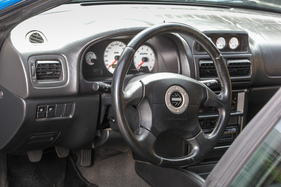 Subaru Impreza GT Turbo (2000) - Grau in Grau, aber immerhin weiss unterlegte Instrumente (2000)