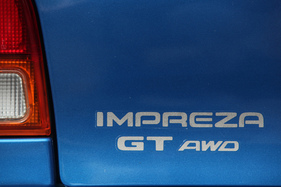 Subaru Impreza GT Turbo (2000) - Typenbezeichnung aufgeklebt