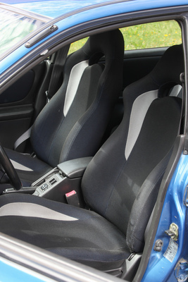 Subaru Impreza GT Turbo (2000) - die Sitze versprechen sportlichen Seitenhalt