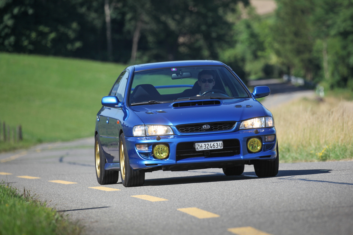 Subaru Impreza GT Turbo (2000) - die zusätzlichen Nebelscheinwerfer und der Heckspoiler verraten das schnellste Impreza-Modell