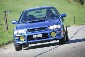 Subaru Impreza GT Turbo (2000) - fast 220 PS leistet der Boxer im Bug