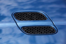 Subaru Impreza GT Turbo (2000) - für die Entlüftung des Motorraums