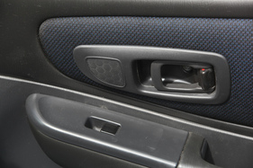 Subaru Impreza GT Turbo (2000) - integrierte Hochtöner (2000)