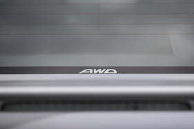 Subaru Impreza WRX STi (2001) - etwas kleiner ist der "4WD"-Schriftzug gehalten, er kennzeichnet den Allradantrieb