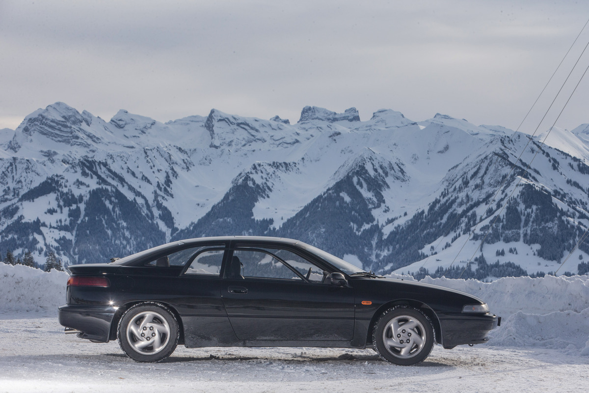 Subaru SVX (1992) - grosszügige Verglasung des 4,63 Meter langen Coupés