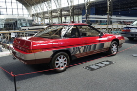 Subaru XT 4WD Turbo K6 (1992) – viel Technik in eher gewöhnungsbedürftiger Karosserie – Sonderausstellung "Big in Japan" in der Autoworld Brüssel
