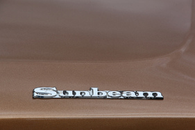 Sunbeam 1500 GT (1973) - Markenschriftzug auf der Motorhaube