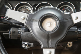 Sunbeam 1500 GT (1973) - anstelle von Lenkstockhebeln links und rechts gibt es Drehknöpfe