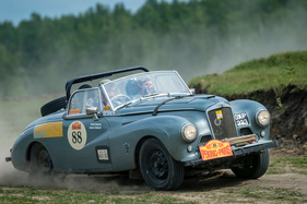 Sunbeam Alpine (1954) - Tag 17 - Tyumen - Ekaterinberg - Rallye Peking-Paris 2016