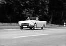 Sunbeam Alpine auf Testfahrt im Jahre 1961 – Der optionale Schnellgang gestattet es, per Fingerschnips den Vortrieb zu regulieren.