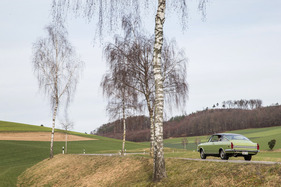 Sunbeam Alpine GT (1970) – Tarnfarbe: In frischem "Oasengrün" (RTS 135) passt sich der Rapier den Wiesen der Umgebung an