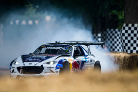 Super-Drifts mit 'Mad' Mike Whiddett - Goodwood Festival of Speed 2017