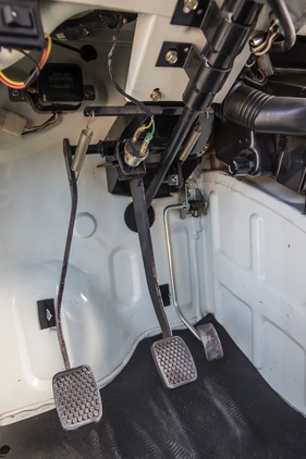 Suzuki LJ 80 (1981) - hängende Pedale