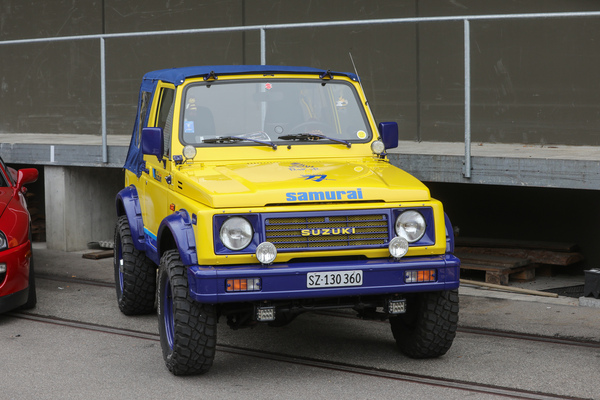 Suzuki Samurai (2000) - in auffälliger Farbgebung - Japanese Car Meeting Kemptthal 2025