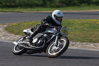 Suzuki T500 von 1972 im Motorradfeld ab 1970 - Lignières Historique 2015