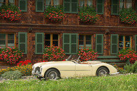 Swallow Doretti (1954) – Drahtspeichenräder (egal ob verchromt oder lackiert) waren immer Zubehör. Serienmässig rollte der Doretti auf Stahlscheiben mit Chromkappe