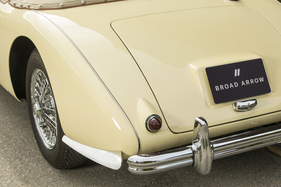 Bild Swallow Doretti (1954) – Tiefsitzende kleine Rückleuchte. Spätere Exemplare bekamen die Leuchten des TR2, die zudem etwas weiter oben montiert wurden