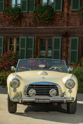 Swallow Doretti (1954) – Unterschiede im Detail: Die Scheibenwischer des TR2 arbeiten parallel, am Doretti gegenläufig Swallow Doretti (1954) – Unterschiede im Detail: Die Scheibenwischer des TR2 arbeiten parallel, am Doretti gegenläufig