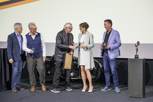 Swiss Classic Award 2024 - Das Oldtimer Sunday Morning Treffen OSMT erhält den Passion Award Deutschschweiz 2024