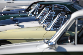 Symmetrie der A-Säulen - drei MG C nebeneinander - British Car Meeting in Mollis am 28. August 2016