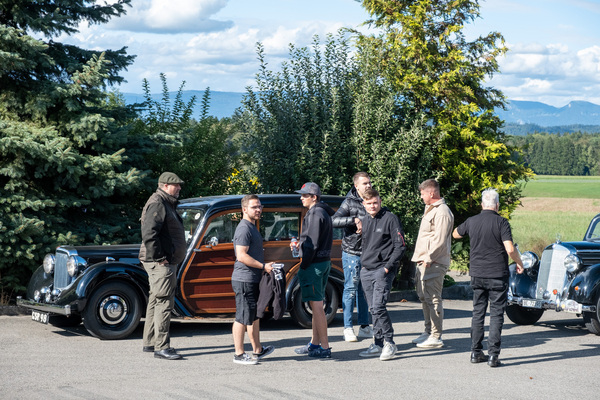 T-Shirt-Wetter auf der Ausfahrt – 8. Autos von Dazumal 2023