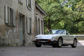 TVR 3000 S (1978) - formschöne Kunststoff-Karosserie